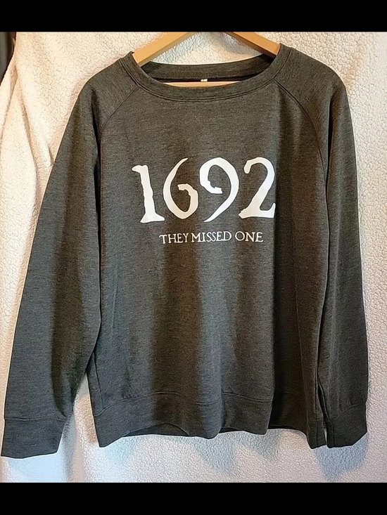 Tops - Gray '1692 They Missed One' Crewneck Sweatshirt - Unbranded